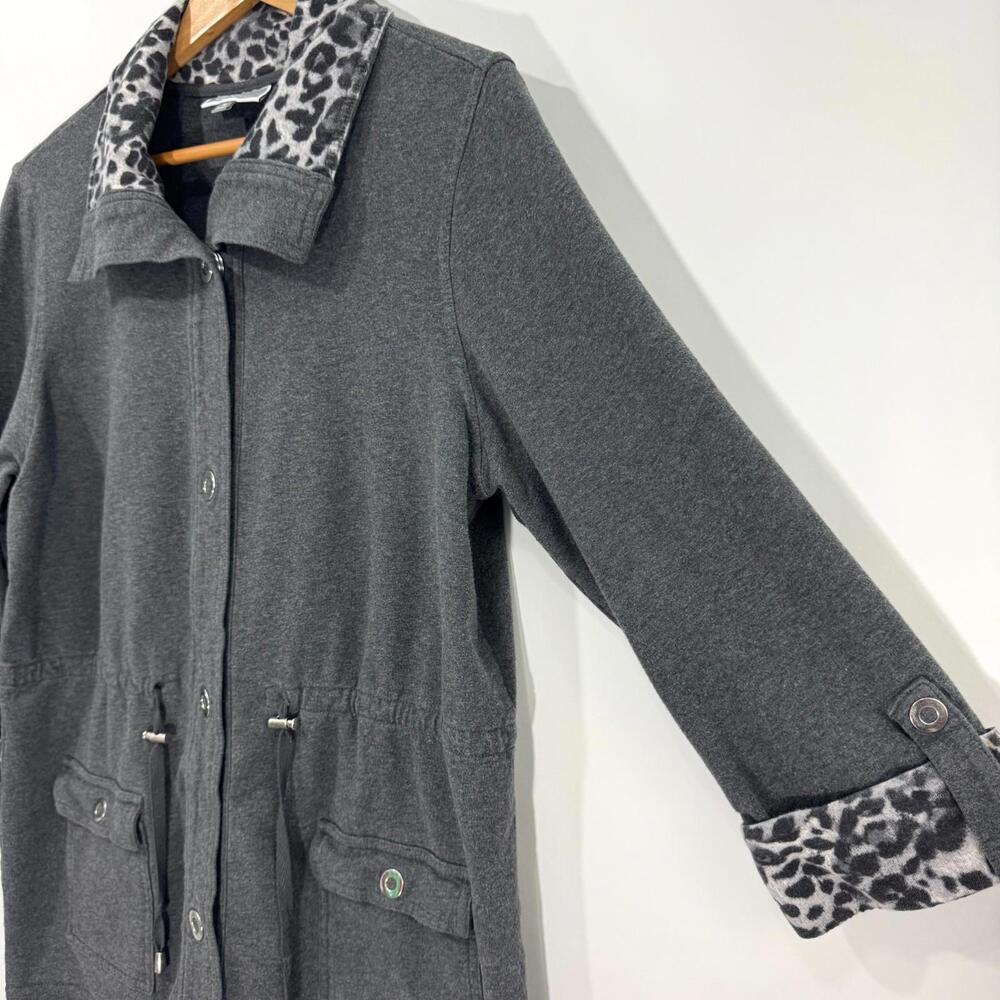 JM Collection Women’s Size Medium Gray Animal Print Trim Knit Jacket Casual - Picture 5 of 12
